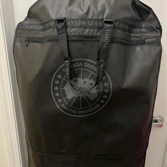 (SOLD)Canada Goose Maitland Parka - Picture 3 of 5